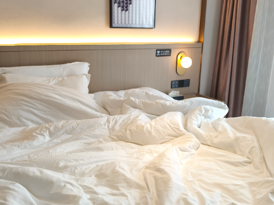 麗楓酒店（珠海拱北口岸廣場輕軌總站店）優惠