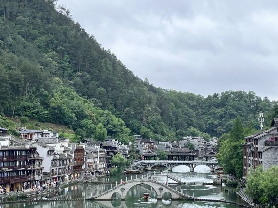 鳳凰素履蓮花·璞樹漫居江景度假民宿優惠