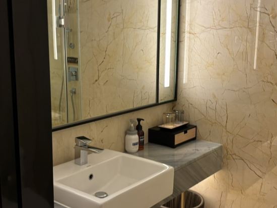 珠海金葉五洲皇冠酒店（拱北口岸店）優惠