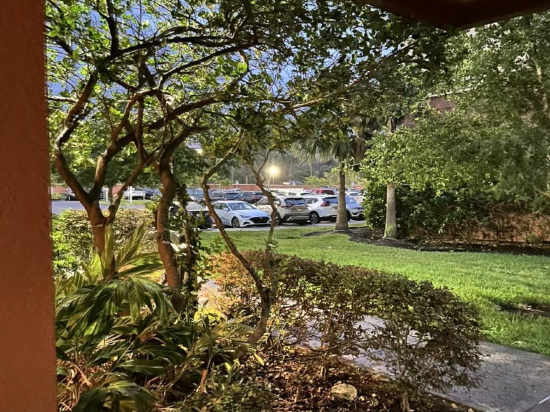 韋斯特蓋茲全套房區湖水温泉度假村優惠