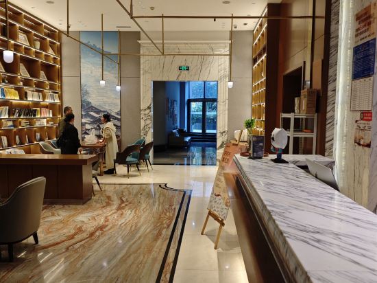 麗橙酒店·悦（貴陽大十字廣場店）優惠