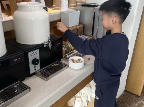 珠海拱北口岸情侶路亞朵S網易嚴選酒店優惠