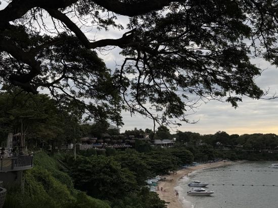 芭提雅帕塔納山Cross飯店優惠