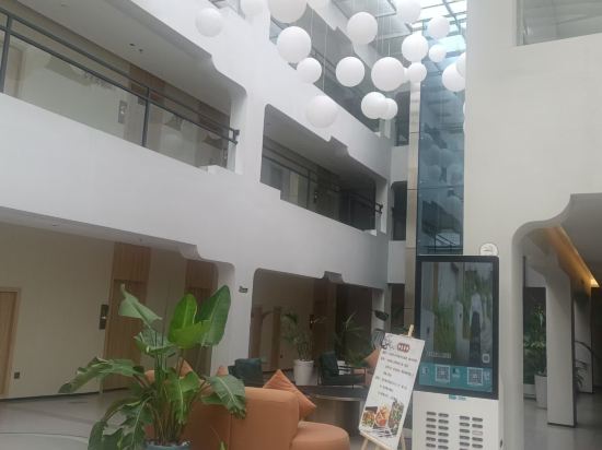璽舍雲山設計師溫泉飯店（九寨溝景區遊客中心店）優惠