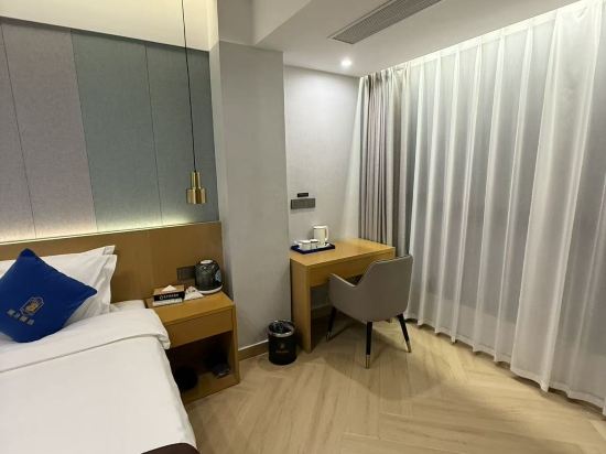 速8精選酒店（三亞灣海月廣場店）優惠