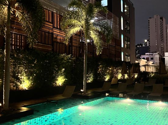 曼谷素坤逸11紙牌屋酒店優惠