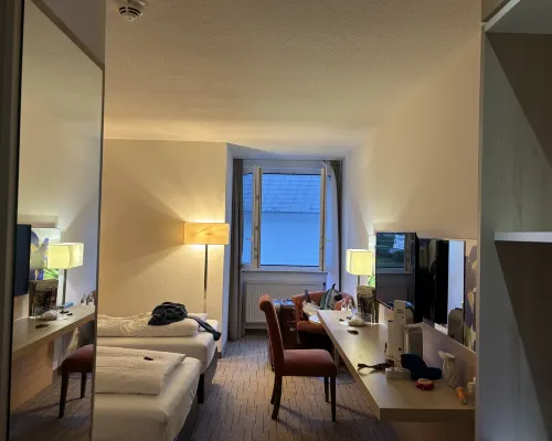 Sunday Hotel Wiesbaden Niedernhausen Zimmer Photos