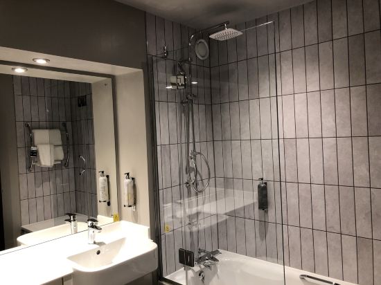 Premier Inn London Heathrow Airport T2 & T3 - Bath Road優惠