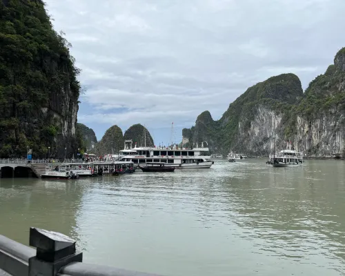 Khách sạn Alex Hạ Long Xung quanh Photos