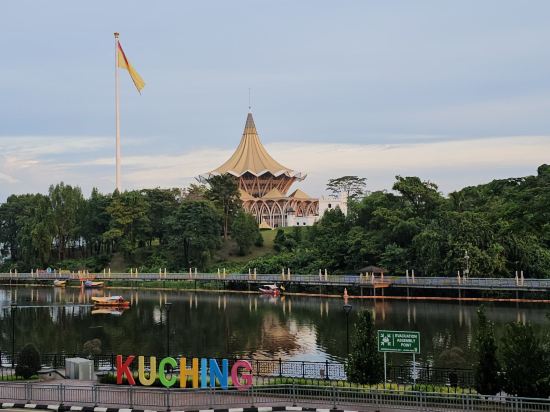 阿斯塔納翼-濱江雄偉飯店優惠