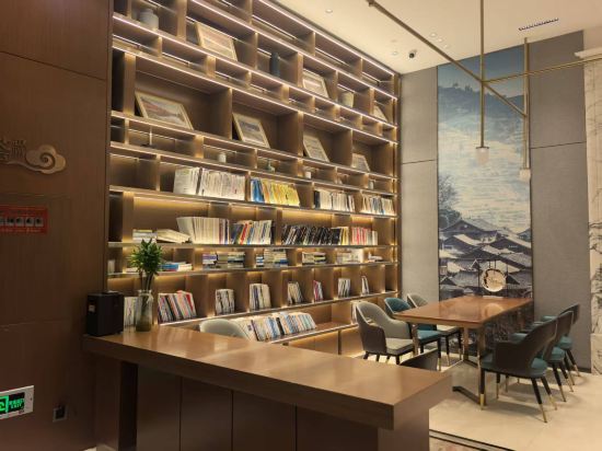 麗橙酒店·悦（貴陽大十字廣場店）優惠