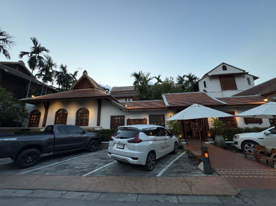 普拉辛格村莊飯店優惠