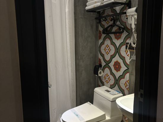 POSHPACKER拖板鞋青年旅舍旅行飯店（成都太古裡春熙路地鐵站店）優惠