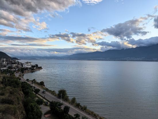 真美度假客棧（大理洱海懸崖海景店）優惠