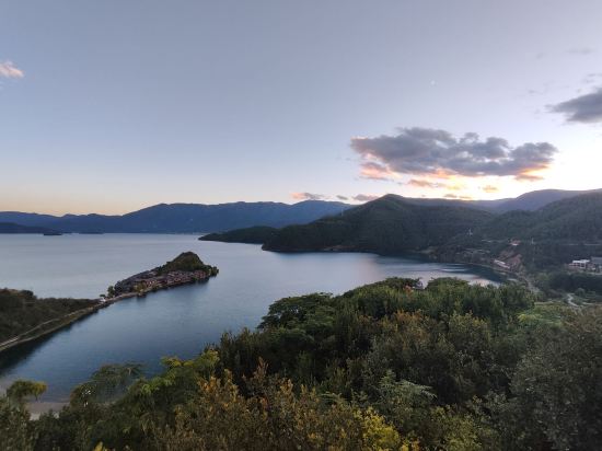 瀘沽湖晏坐湖景清奢民宿（大落水村店）優惠