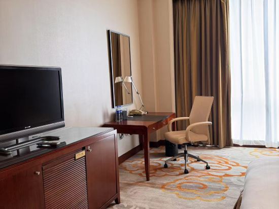 中山大信皇冠假日酒店優惠