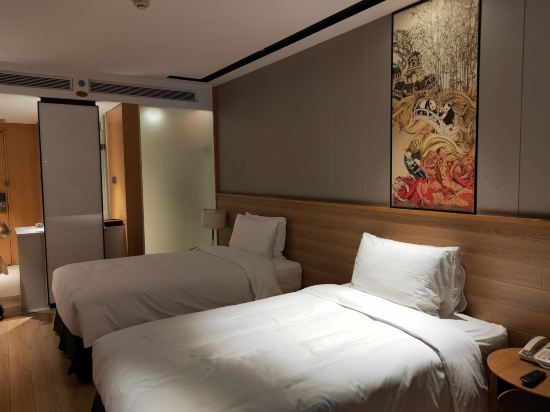 成都中心世茂睿選尚品酒店（成都春熙太古裏店）優惠