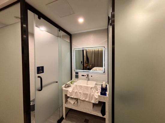 速8精選酒店（三亞灣海月廣場店）優惠