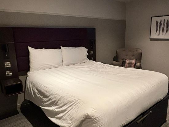 Premier Inn London Heathrow Airport T2 & T3 - Bath Road優惠