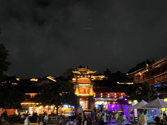 花築奢·麗江古城沁湖軒湖景花園客棧優惠