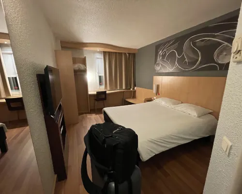 Ibis Barcelona Cornella Kamar Photos