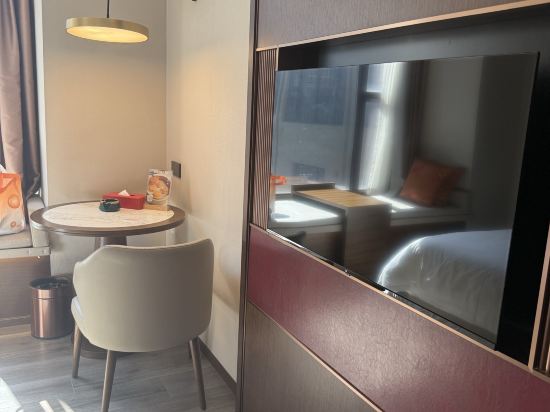 美球假日酒店（珠海拱北口岸店）優惠