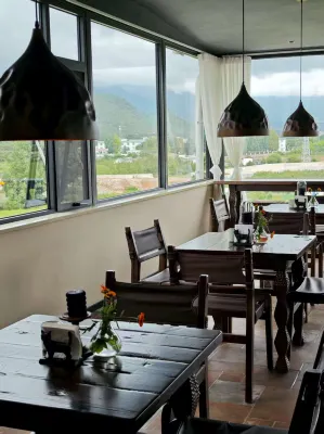 山眷雲·日照金山·田也咖啡·雪山全幅畫景飯店 餐飲 Photos