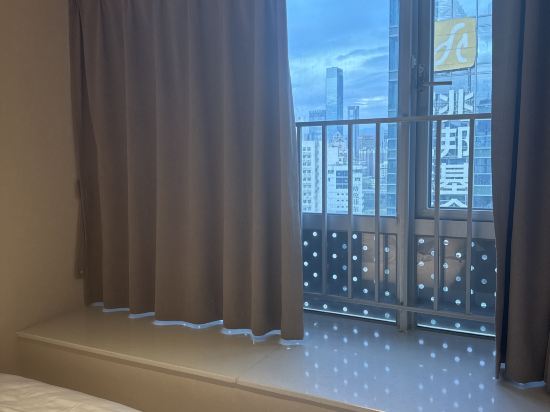 朗華影音Hotel（深圳福田會展中心店）優惠