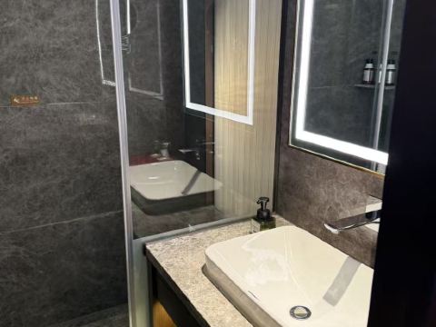 美球假日酒店（珠海拱北口岸店）優惠