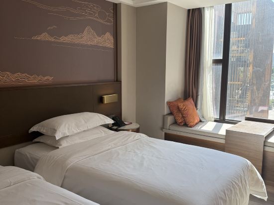 美球假日酒店（珠海拱北口岸店）優惠