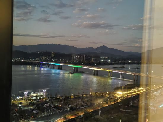 希岸Deluxe酒店（清遠高鐵站南岸公園店）優惠