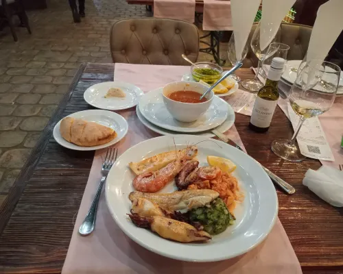 Hotel Oaza Ăn uống Photos