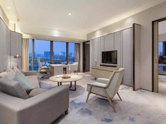 深圳龍華希爾頓逸林酒店優惠