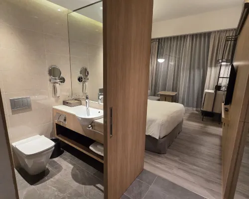 Momentus Hotel Alexandra Rooms Photos