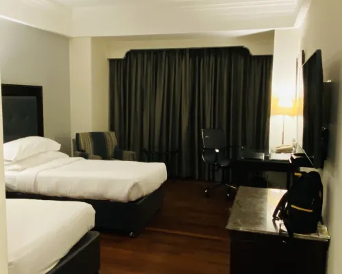 Eros Hotel New Delhi by IHG Zimmer Photos