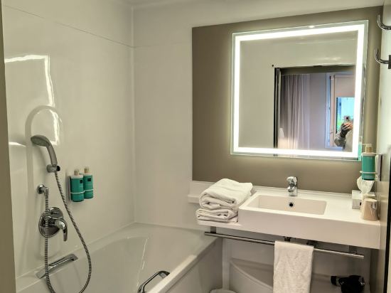 蘭斯中心諾富特套房酒店優惠