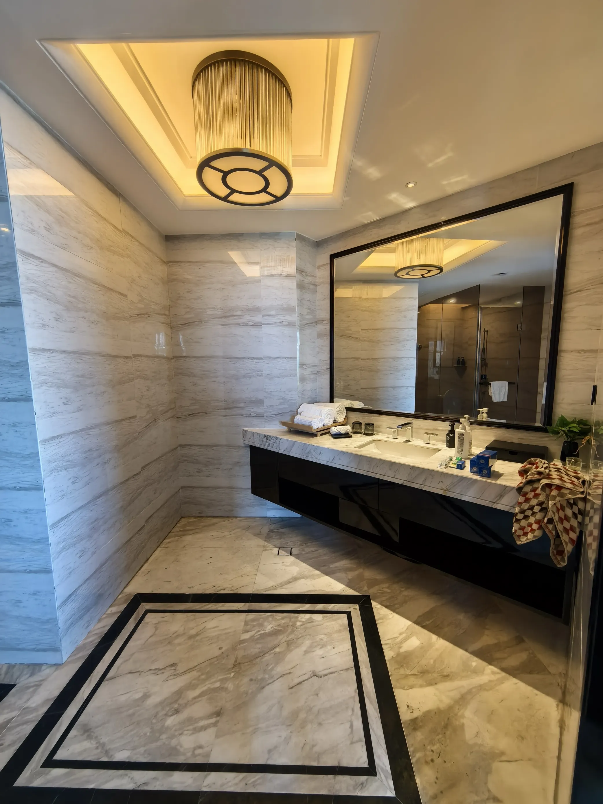 Wellton International Hotel Rooms Photos