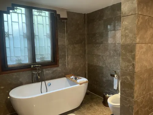 Chongqing Nanping Wanda Moments (Nanping Pedestrian Street) Zimmer Photos