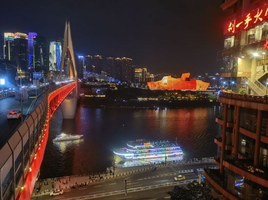 重慶依家｜雲端高空觀景公寓（解放碑步行街洪崖洞店）優惠