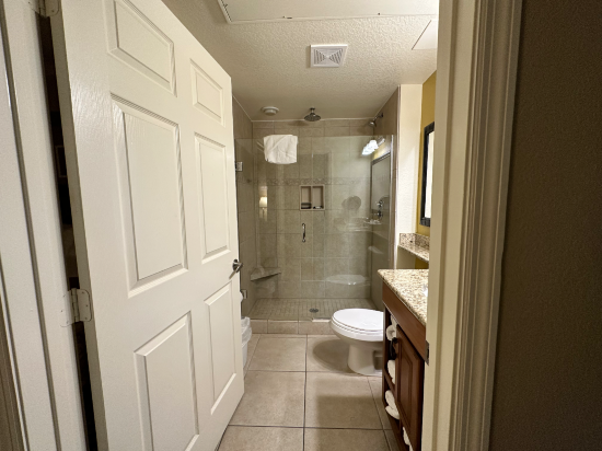 韋斯特蓋茲全套房區湖水温泉度假村優惠