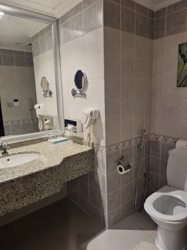 SAJA By Warwick Madinah Hotel Zimmer Photos