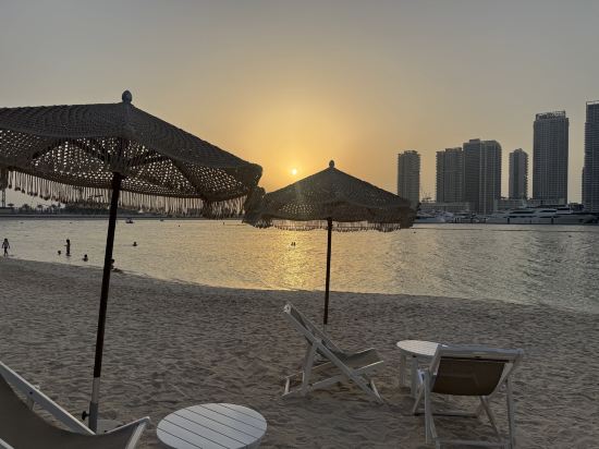 W杜拜-米納塞雅希，限成人優惠