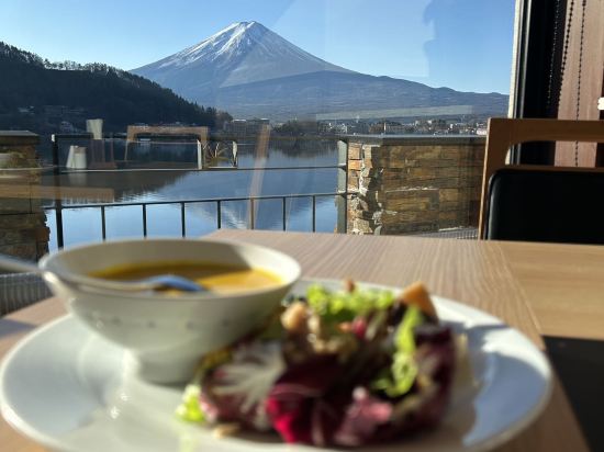 富士河口湖温泉郷のホテル・風のテラスKUKUNA・くくな クーポン