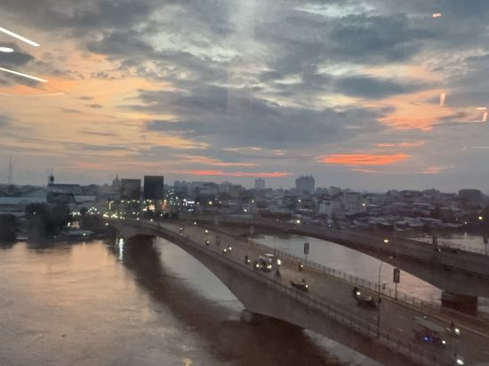 日月, 河畔飯店優惠