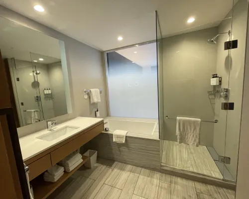 InterContinental Hotels LOS ANGELES DOWNTOWN by IHG Rooms Photos