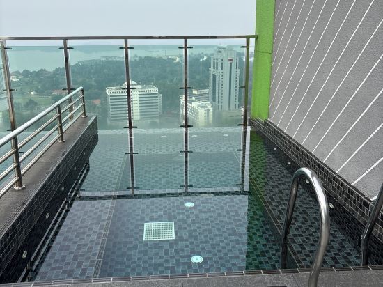 新山市中心假日酒店優惠