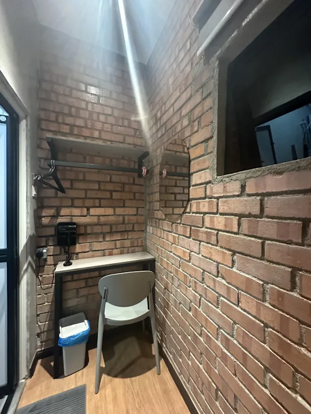 Bricks Guesthouse Phòng Photos