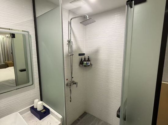 速8精選酒店（三亞灣海月廣場店）優惠