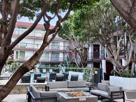 洛杉磯國際機場/埃爾塞貢多萬豪費爾菲爾德酒店優惠