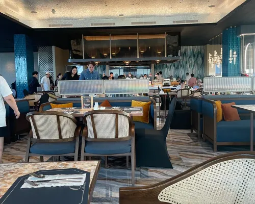Oakwood Hotel & Apartments Grand Batam Dining Photos